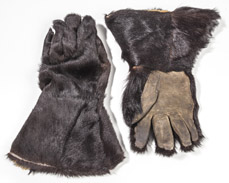 Indian Wars Bear Skin Gloves
