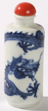 CHINESE PORCELAIN SNUFF BOTTLE