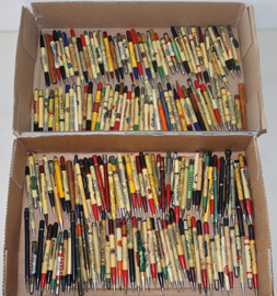 LARGE LOT OF ADVERTISING MECH. PENCILS