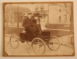 FINE 1902 ORIENT RUNABOUT AUTOMOBILE PHOTO