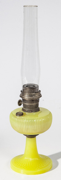 Aladdin Yellow Vertique Oil Lamp